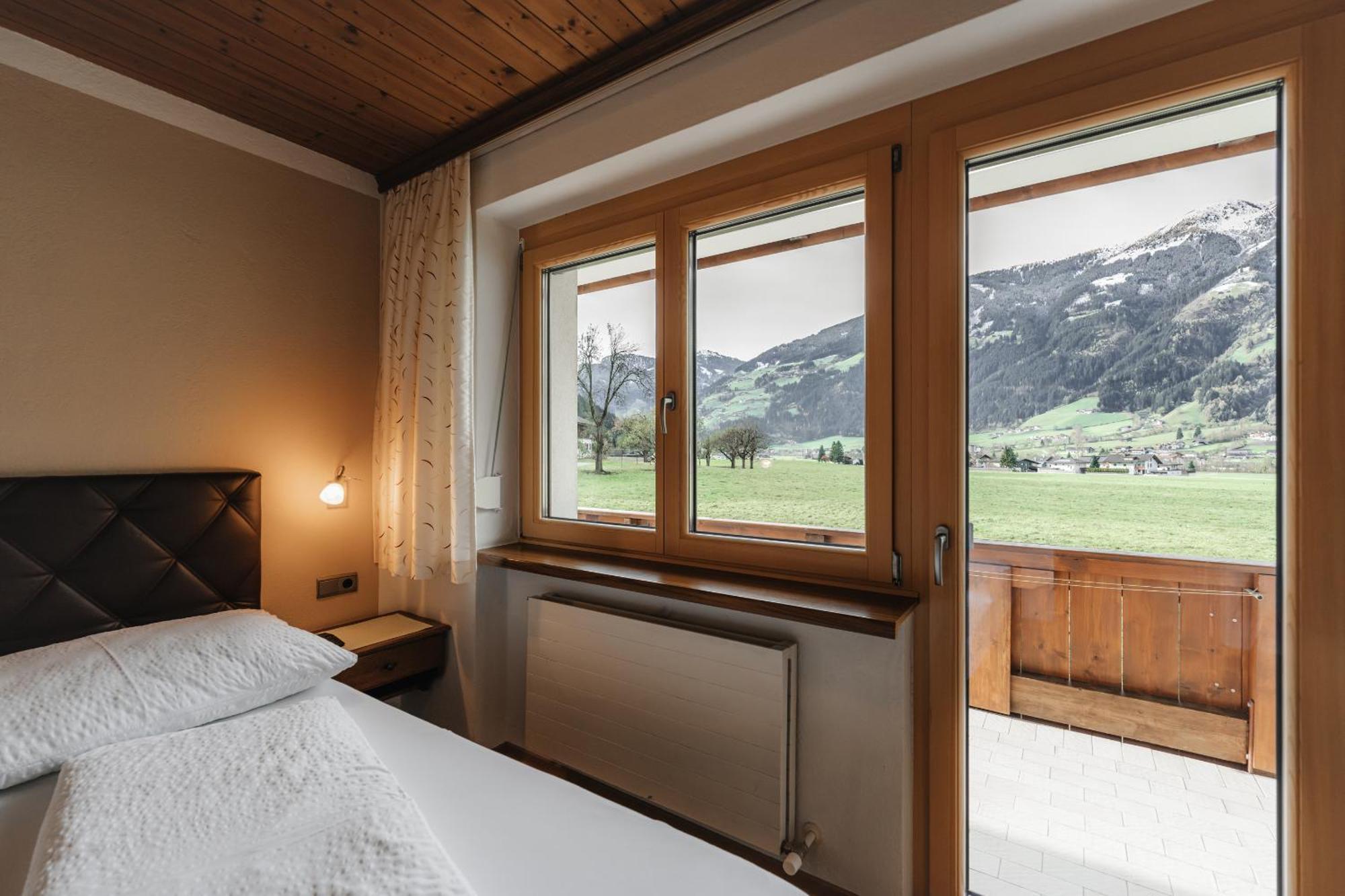 Alpenzeit Zillertal Apartments Zell am Ziller Quarto foto